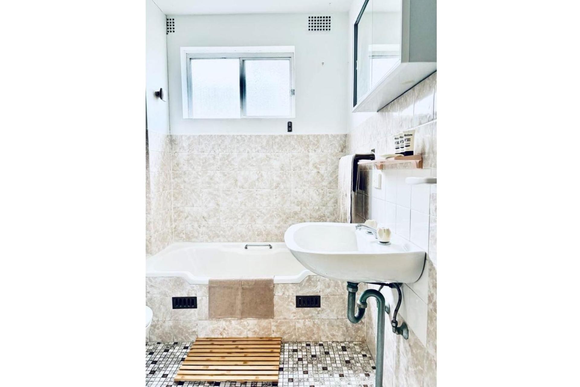 Apartment Debra Court 6 *
